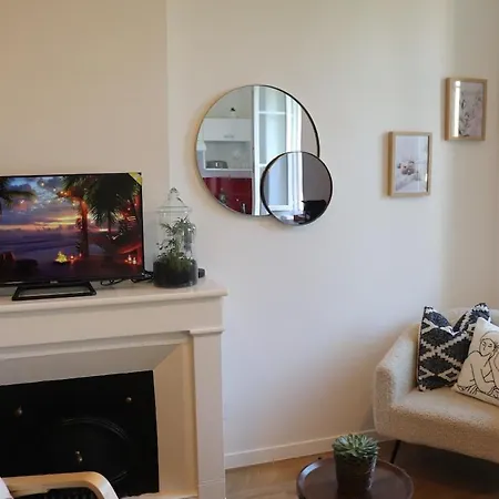 Charming Studio 2 In A Quiet Area Apartment *