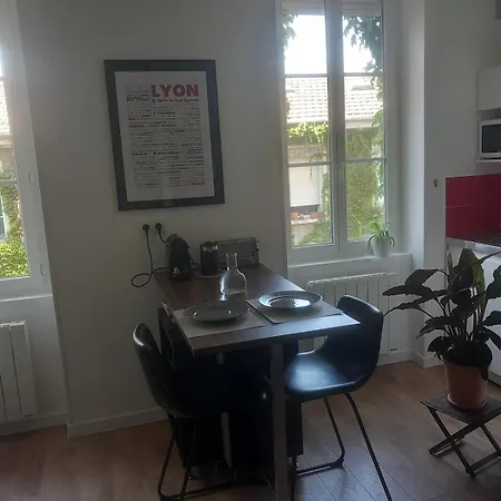 Apartment Charming Studio 2 In A Quiet Area