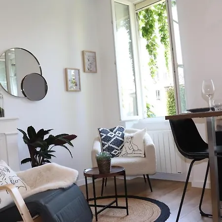 Charming Studio 2 In A Quiet Area Apartment